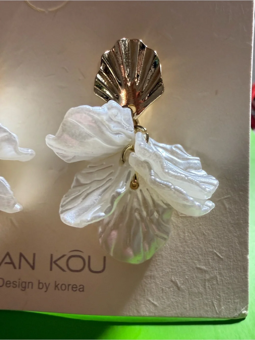 Han Kou Pearl Petal Drop Earrings in White and Gold *NEW